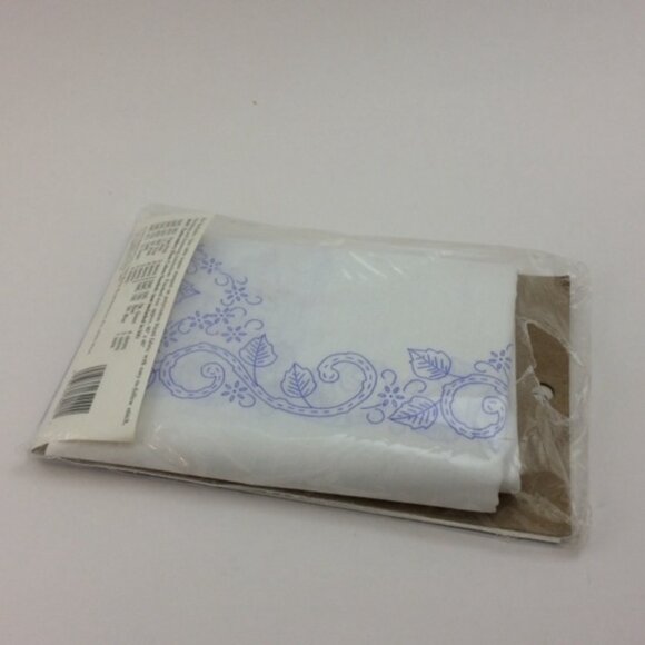 Vintage Bucilla Wild Roses Stamped Embroidery Table Topper 90s Special Edition - Picture 8 of 13